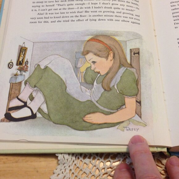 Vintage Peter Pan and Alice in Wonderland book - Picture 9 of 16
